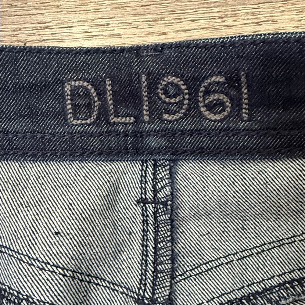 DL1961 Women's 4Way Stretch Dark Indigo Milano Boot Cut Jeans - Picture 12 of 14